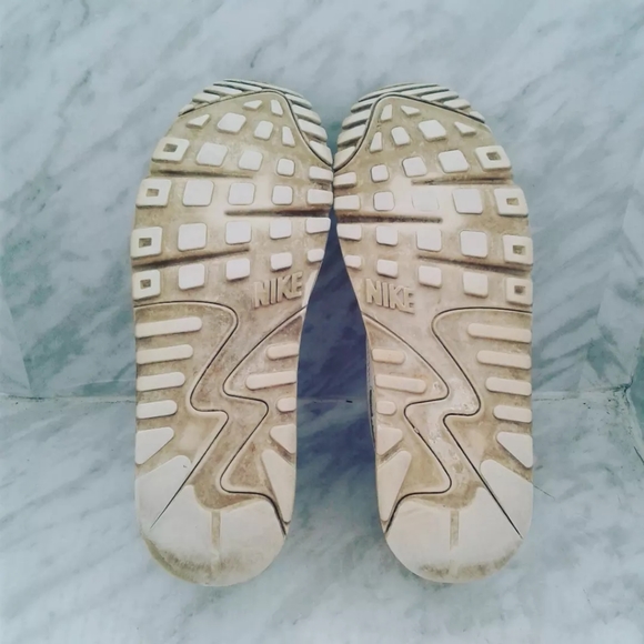 Nike Air Max 90 Ltr Sneaker GS 6.5Y  women's size 8 triple White 724821-100 - Picture 6 of 6